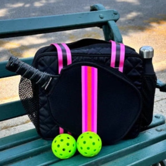 Haute Shore Couture Quilted Pickle Ball Tote Bag Black/Pink 2 Regular Racquets - Picture 4 of 10